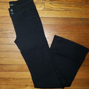Black flare jean